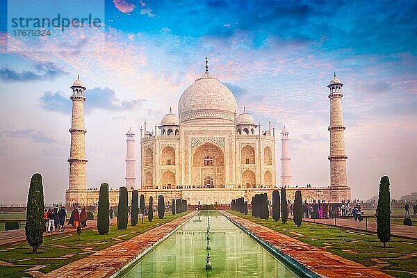 Taj Mahal. Indisches Symbol und berühmtes Reiseziel  Indien Reise Hintergrund. Agra  Indien  Asien