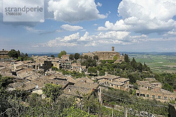 Typisches Ortsbild  Montalcino  Provinz Siena  Toskana  Italien  Europa