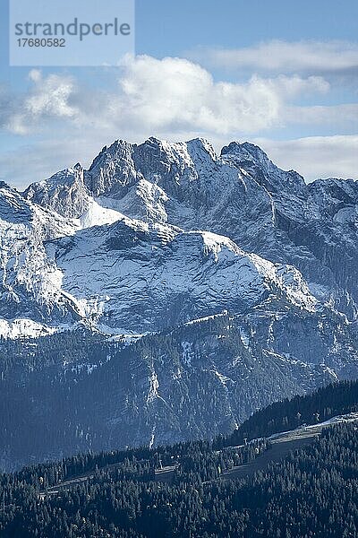Dreitorspitze  Berge mit Schnee  Berglandschaft  Wettersteingebirge  Abendstimmung  Bayern  Deutschland  Europa