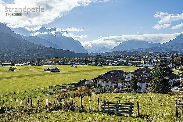 Alpenvorland  Ortsansicht von Krün  Bayern  Deutschland  Europa