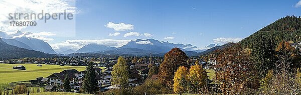 Alpenvorland  Ortsansicht von Krün im Herbst  Bayern  Deutschland  Europa