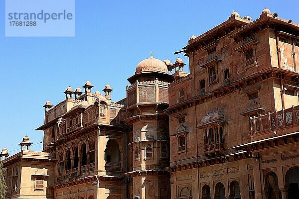Rajasthan  das Junagarh Fort in Bikaner  der Lallgarh Palace  ein Teil der Palastanlage  Nordindien  Indien  Asien