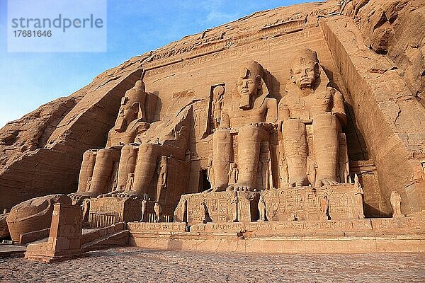 Abu Simbel  auch Abu Simbal  Ebsambul oder Isambul  Tempel Ramses II. Oberägypten  Ägypten  Afrika