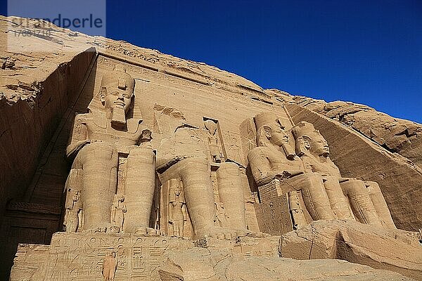 Abu Simbel  auch Abu Simbal  Ebsambul oder Isambul  Tempel Ramses II. Oberägypten  Ägypten  Afrika