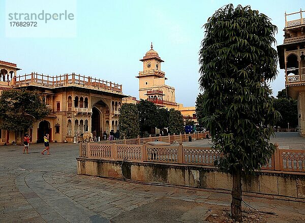 Jaipur  im Stadtpalastkomplex  Stadtpalast von Jai Singh II  Rajasthan  Nordindien  Indien  Asien