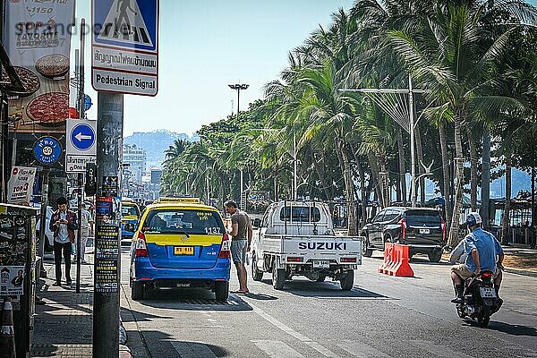 Taxi  Verkehr in Pattaya  östlichen Golfküste Thailands