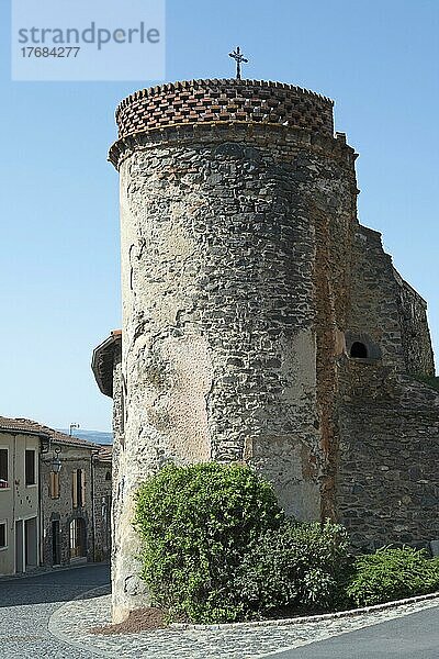 Dorf Lamothe  Turm mit kleiner Kapelle  Departement Haute Loire  Auvergne Rhône Alpes  Frankreich  Europa