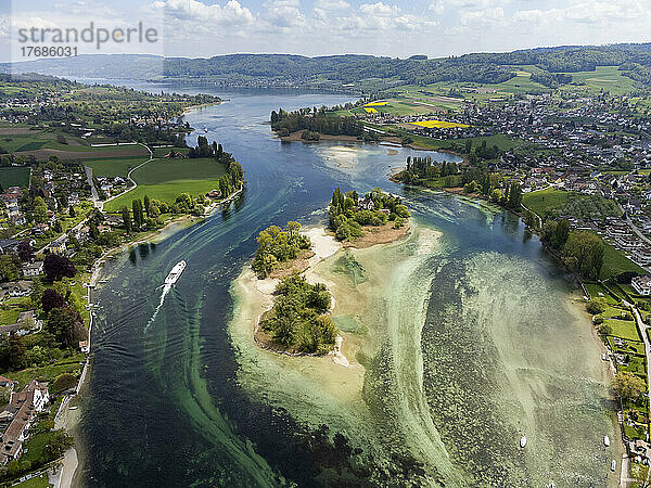 Schweiz  Kanton Schaffhausen  Stein am Rhein  Luftaufnahme des Bodensees und der Werdinseln im Sommer