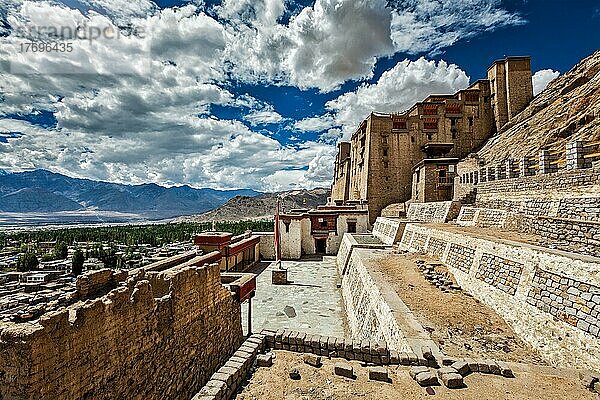 Leh-Palast in Ladakh  Jammu und Kaschmir  Indien  Asien