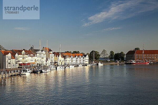 Hafenbecken im Hafen von Sonderborg  Sonderborg  Dänemark  Europa