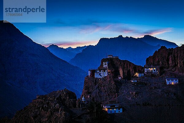 Dhankar Gompa  tibetisches Kloster im Himalaya in der Dämmerung. Spiti-Tal  Himachal Pradesh  Indien  Asien