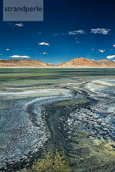 Tso Kar  schwankender Salzsee im Himalaya. Rapshu  Ladakh  Jammu und Kaschmir  Indien  Asien