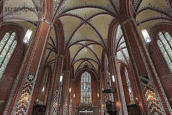 Innenraum der Stadtkirche St. Maria und St. Nikolaus  gotische Hallenkirche 1309  Sternberg  Mecklenburg-Vorpommern  Deutschland  Europa