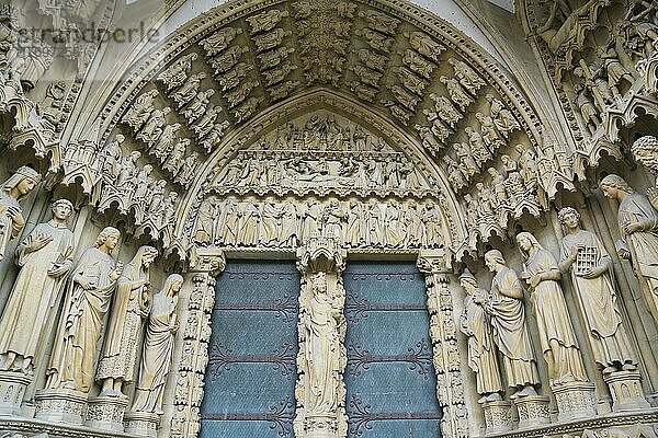 Portal der Jungfrau Maria  Kathedrale Saint-Etienne oder Stephansdom  Metz  Moselle  Frankreich  Europa