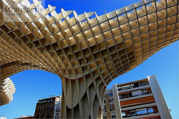 Altstadt von Sevilla  der Metropol Parasol auf dem Platz Plaza de la Encarnacion  Andalusien  Spanien  Europa