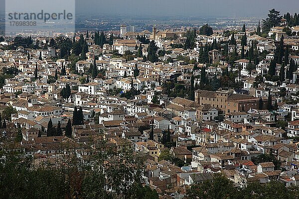 Granada  Blick vom Generalife auf die Stadt  Andalusien  Spanien  Europa