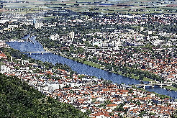 Blick vom Königstuhl 568 Meter auf Fluss Neckar und Stadt  Heidelberg  Kurpfalz  Baden-Württemberg  Deutschland  Europa