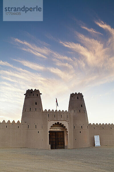Jahili Fort bei Sonnenaufgang; Al Ain  Abu Dhabi  Vereinigte Arabische Emirate
