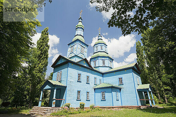 Ein blaues Kirchengebäude; Kiew  Ukraine