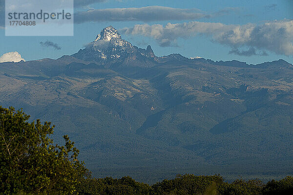 Der Berg Kenia am Abend  gesehen von der Ol Pejeta Conservancy; Kenia