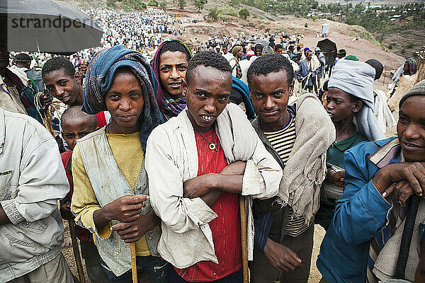 Gruppe von Jungen auf dem Hauptviehmarkt; Lalibela  Äthiopien