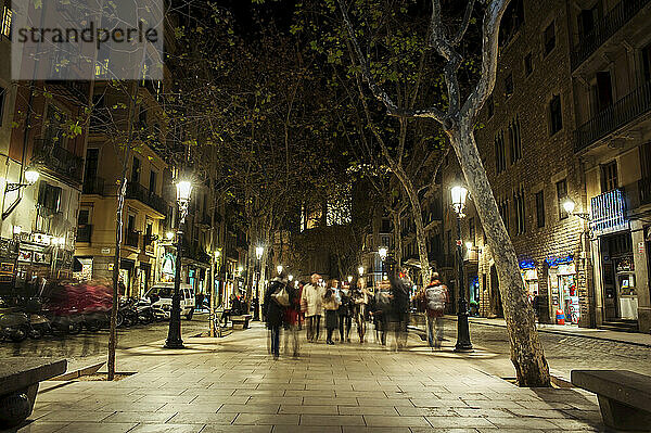 Menschen in Passeig Del Born  El Born; Barcelona  Katalonien  Spanien