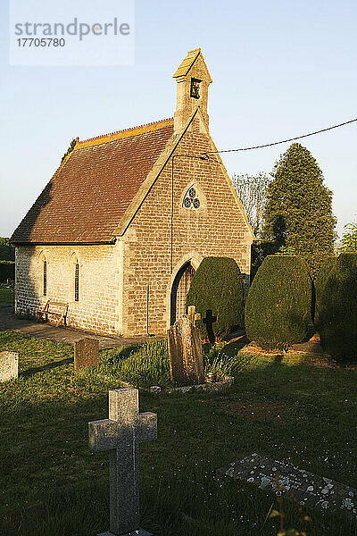 Kirche in South Cheriton bei Sonnenuntergang; Somerset  England