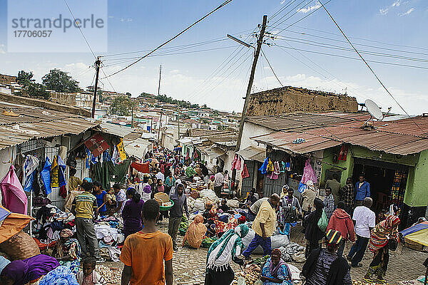 Straßenszene rund um die Altstadt von Harar in Ostäthiopien; Harar  Äthiopien