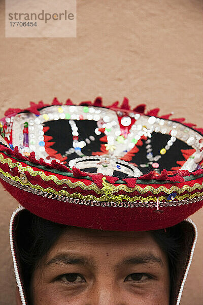 Einheimische Frau mit traditionellem Hut