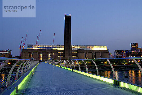 Europa  Vereinigtes Königreich  England  London  Millenium Bridge und Tate Modern