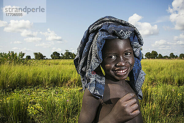 Kind des Stammes der Nuer  in der Nähe von Gambella in Westäthiopien; Äthiopien