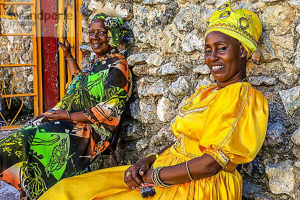 Afrokubanische Frauen im Santeria-Viertel von Callejon de Hamel.