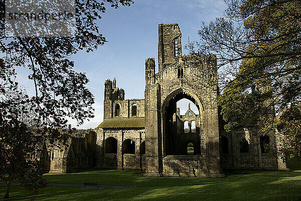 Kirkstall Abbey  eine der größten Zisterzienser-Klosterruinen des Landes; Leeds  West Yorkshire  England