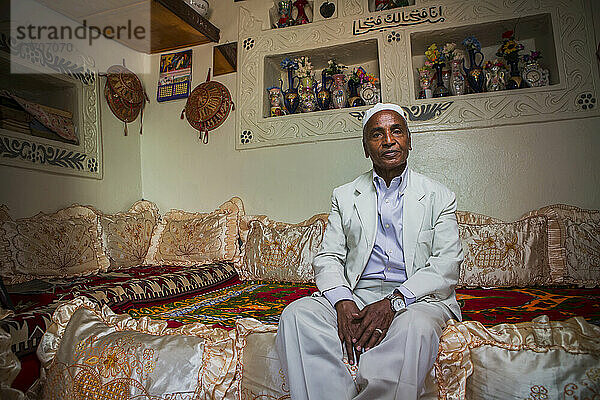 Porträt eines älteren Mannes in einem traditionellen Haus; Harar  Äthiopien