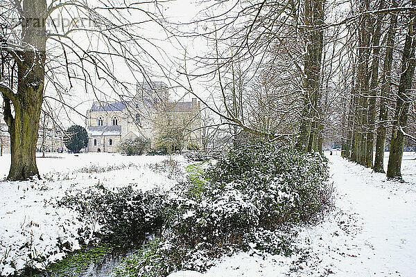 Kirche St. Cross im Schnee; Winchester  Hampshire  England