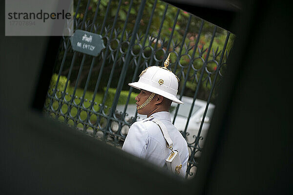 Palastwächter auf Parade  Wat Phra Kaew und der Große Palast; Bangkok  Thailand