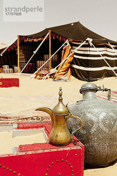 Traditionelle arabische Teekanne; Liwa-Oase  Abu Dhabi  Vereinigte Arabische Emirate