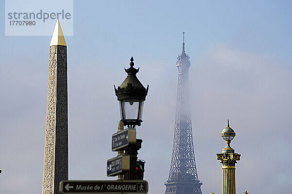 Eiffelturm und Place De La Concorde; Paris  Frankreich