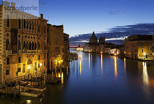 Canal Grande und Basilika Santa Maria Della Salute; Venedig  Italien