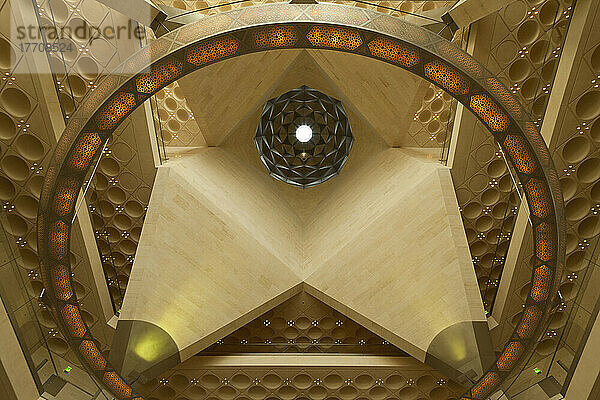 Decke der Haupthalle des Museums für Islamische Kunst; Doha  Katar
