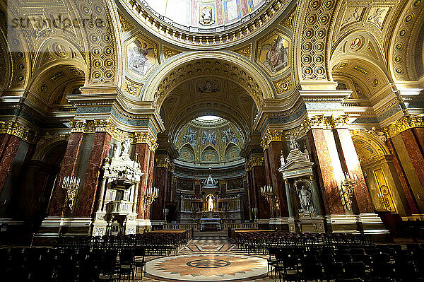 Das Innere der St. Stephans Basilika oder Szent Istv
