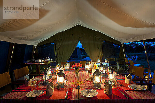 Mess-Zelt in der Abenddämmerung  Ol Pejenta Bush Camp  Ol Pejeta Conservancy; Kenia