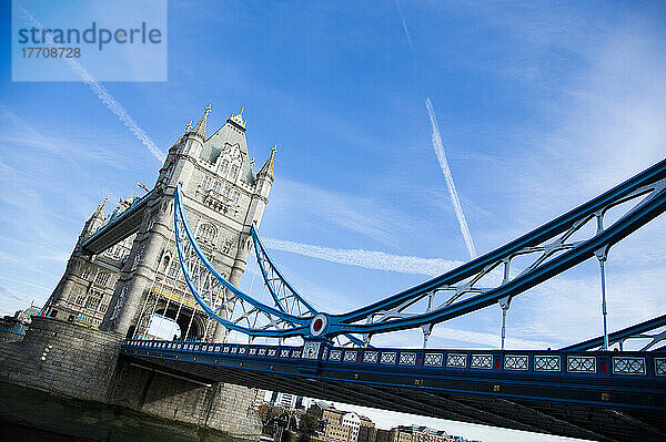 Tower Bridge an der Themse; London  England