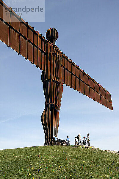 Angel Of The North  eine monumentale zeitgenössische Stahlskulptur des Künstlers Anthony Gormley; Gateshead  Tyne And Wear  England