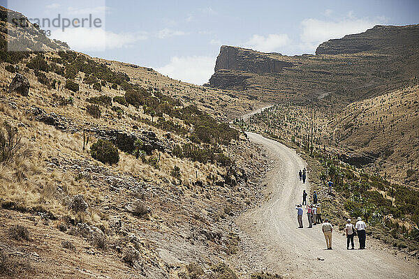 Wandergruppe  in der Nähe von Chennak  Simien Mountains National Park; Amhara Region  Äthiopien