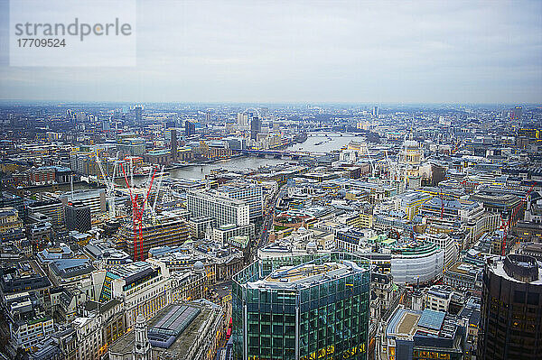 Blick auf die Stadt London; London  England