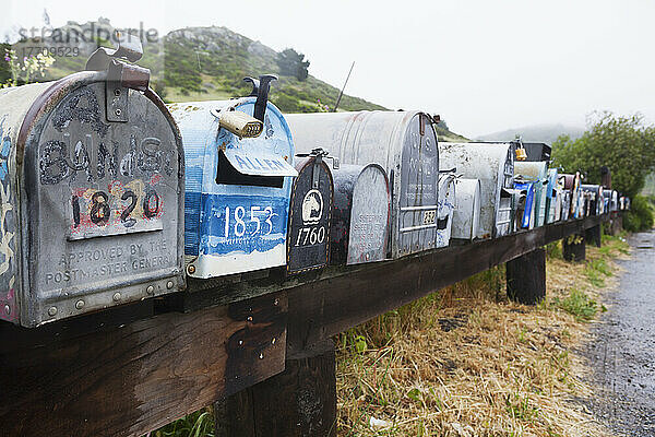 Mailboxes In A Row; Kalifornien  Vereinigte Staaten Von Amerika