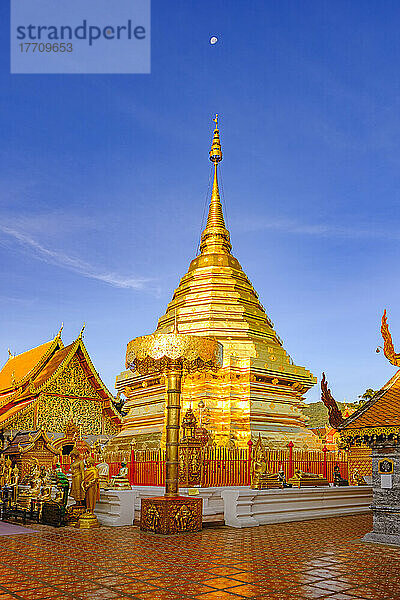 Wat Phra That Doi Suthep buddhistischer Tempel mit goldenen Strukturen; Chiang Mai  Provinz Chiang Mai  Thailand