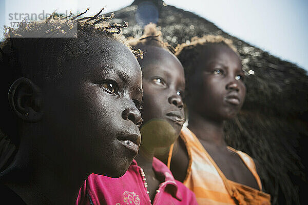 Kinder des Stammes der Nuer in der Nähe von Gambella in Westäthiopien; Äthiopien