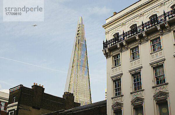 Ansicht des Shard-Wolkenkratzers von der Borough High Street; London  England
